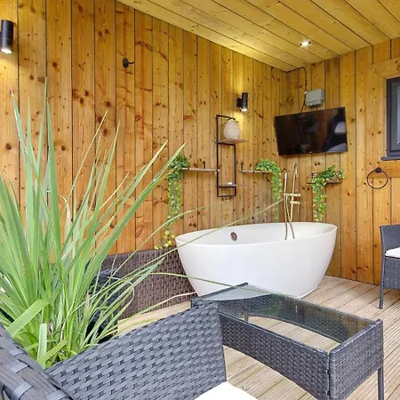 Little Paddock Villa Ringwood Room photo