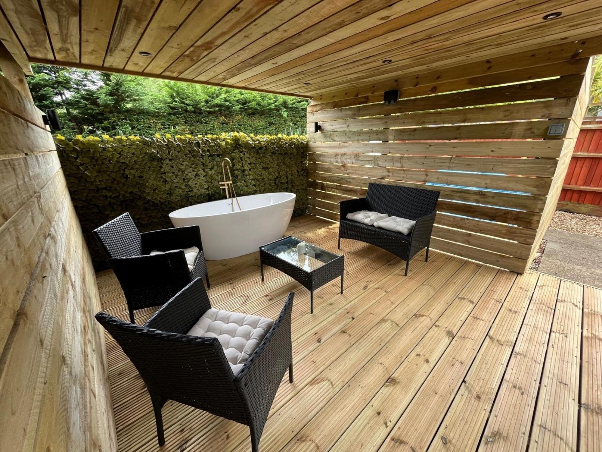 Little Paddock Lodge *